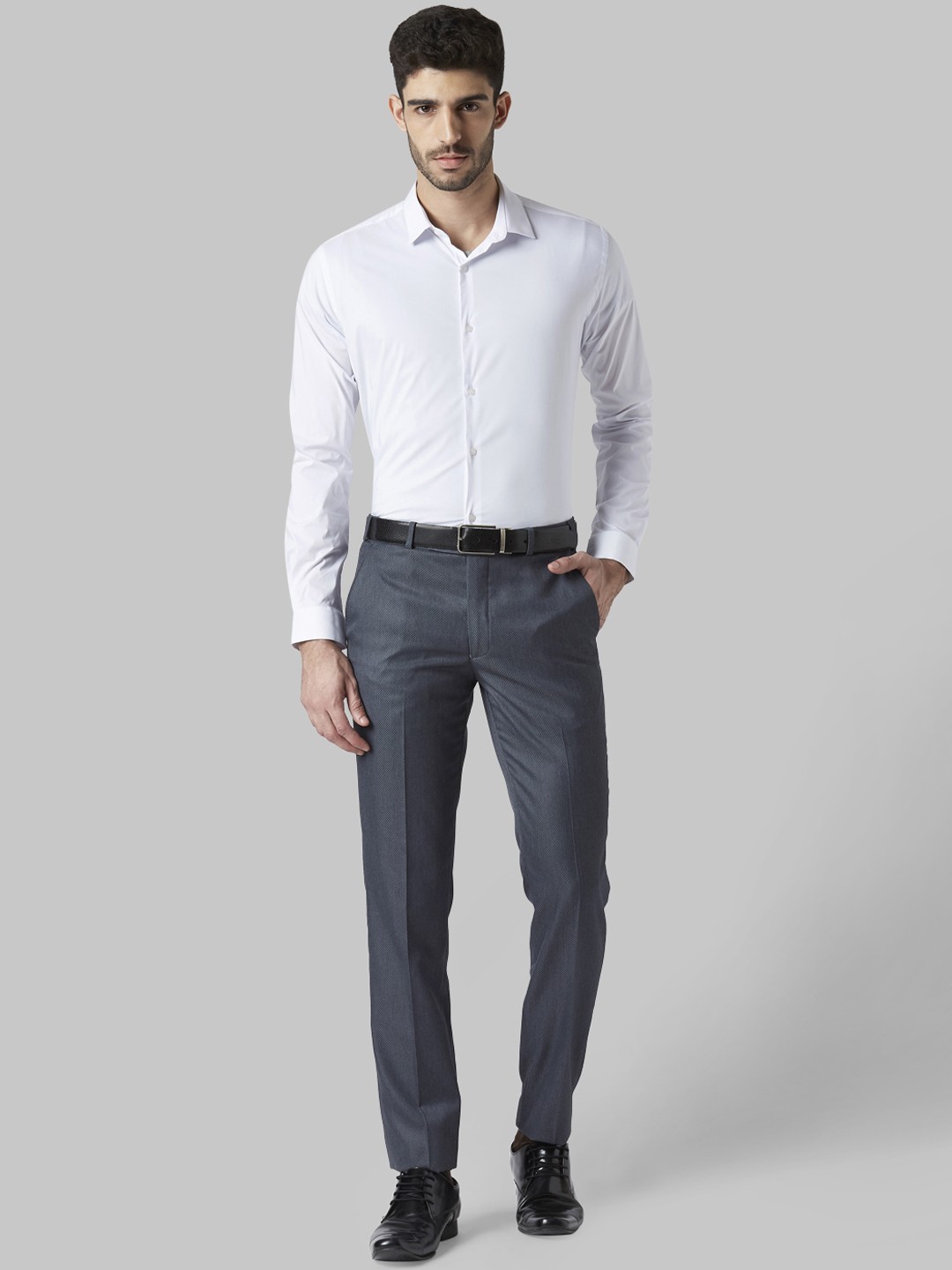 Park Avenue- White Solid Slim-Fit Formal Shirt