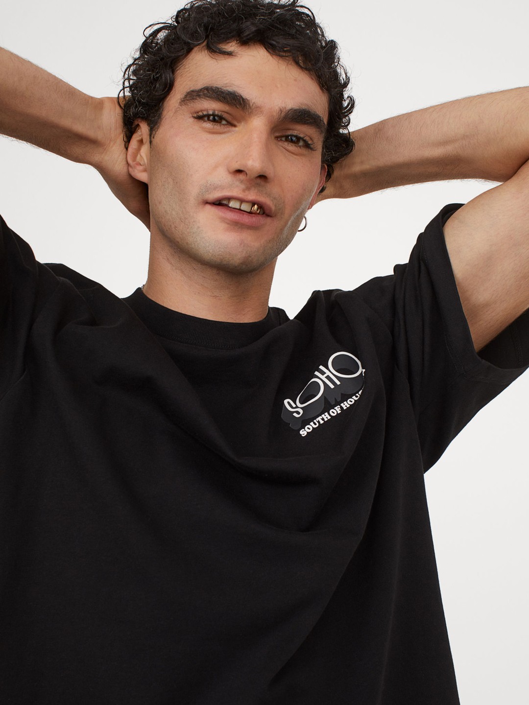 black-tshirt