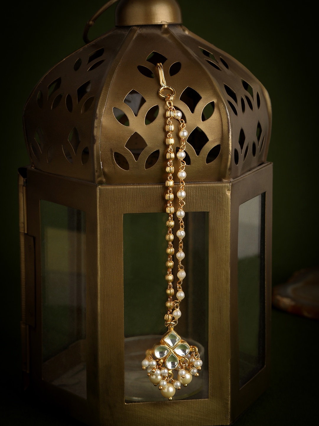 

AccessHer Women Gold-Plated & Off-White Oxidised Kundan & Pearl Embellished Maang Tikka