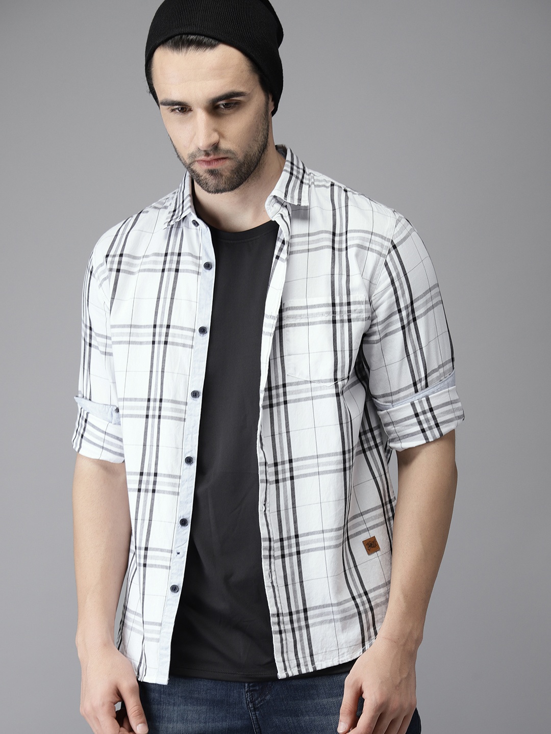 

Campus Sutra Men White & Black Regular Fit Checked Casual Shirt