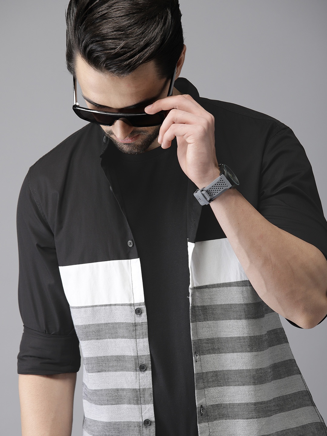 

Campus Sutra Men Black & Grey Standard Regular Fit Striped Casual Shirt