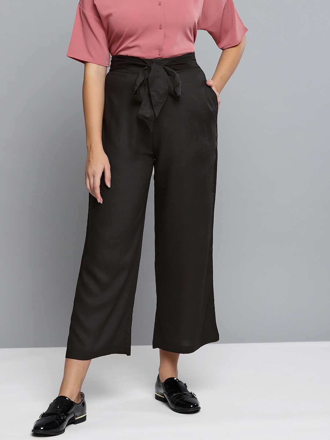 

Carlton London Women Black Regular Fit Solid Cropped Parallel Trousers