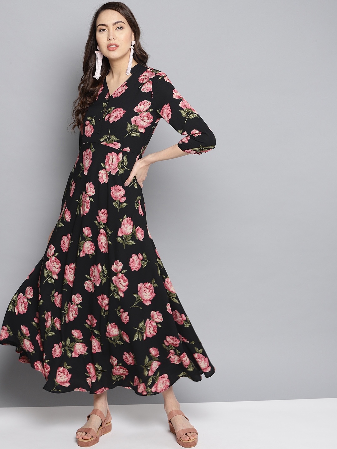 

Carlton London Women Black & Pink Floral Printed Maxi Dress