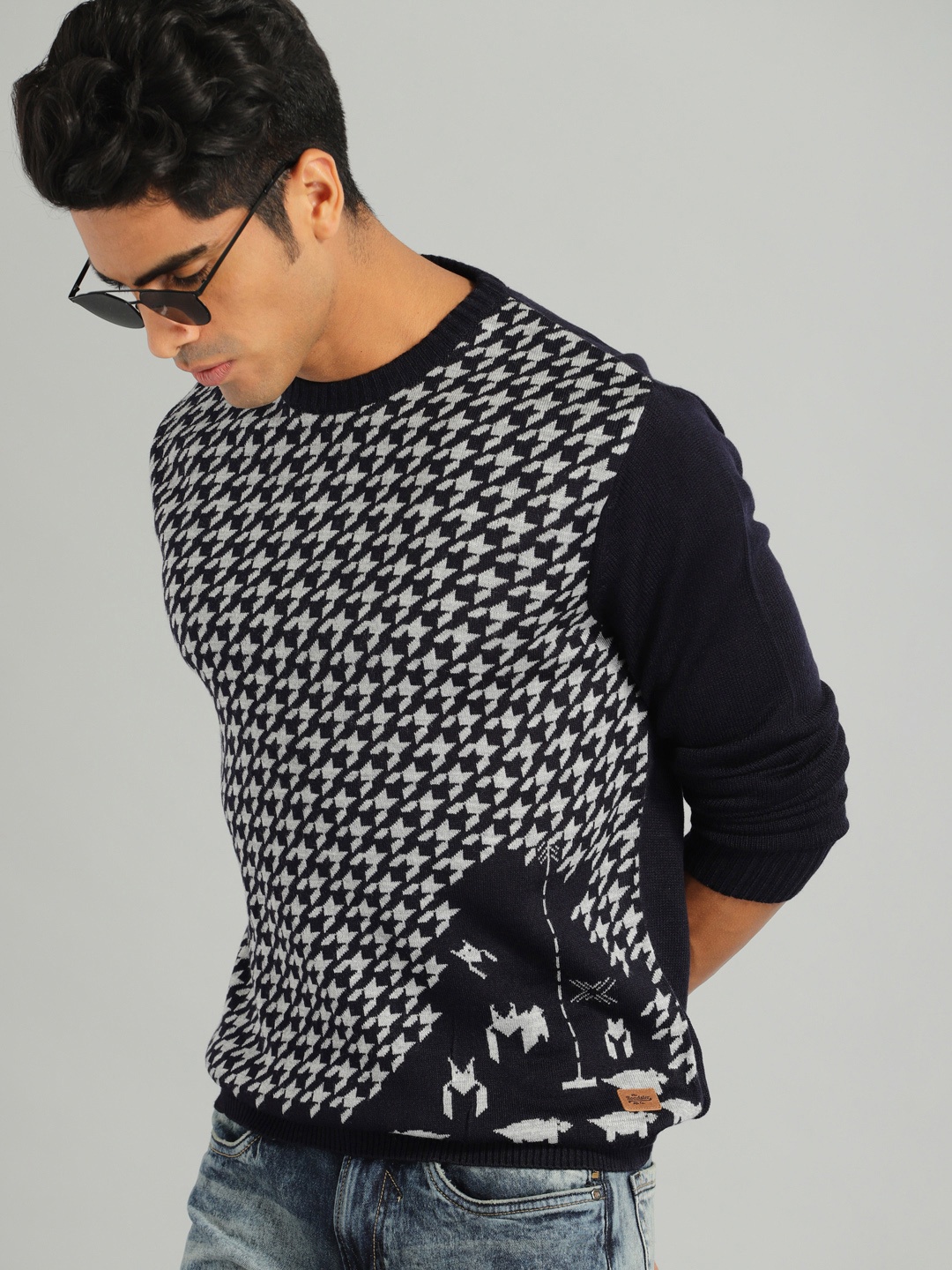 

The Roadster Lifestyle Co Men Navy Blue & Grey Printed Sweater
