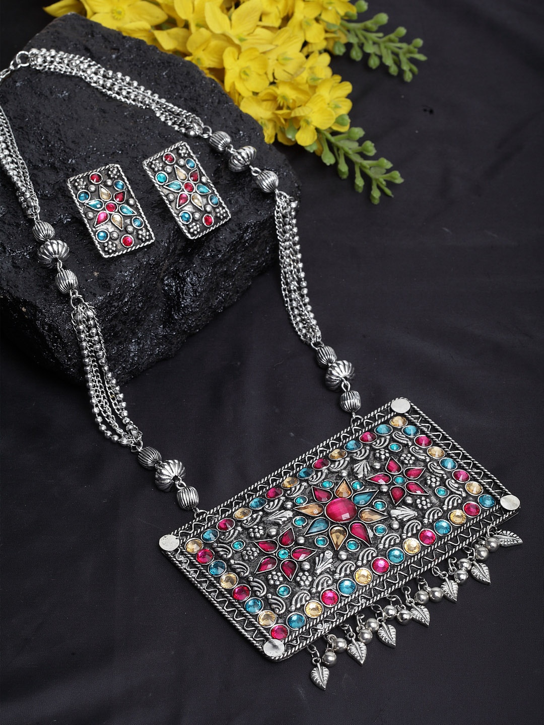 

Moedbuille Women Multicoloured Silver-Plated Handcrafted Jewellery Set
