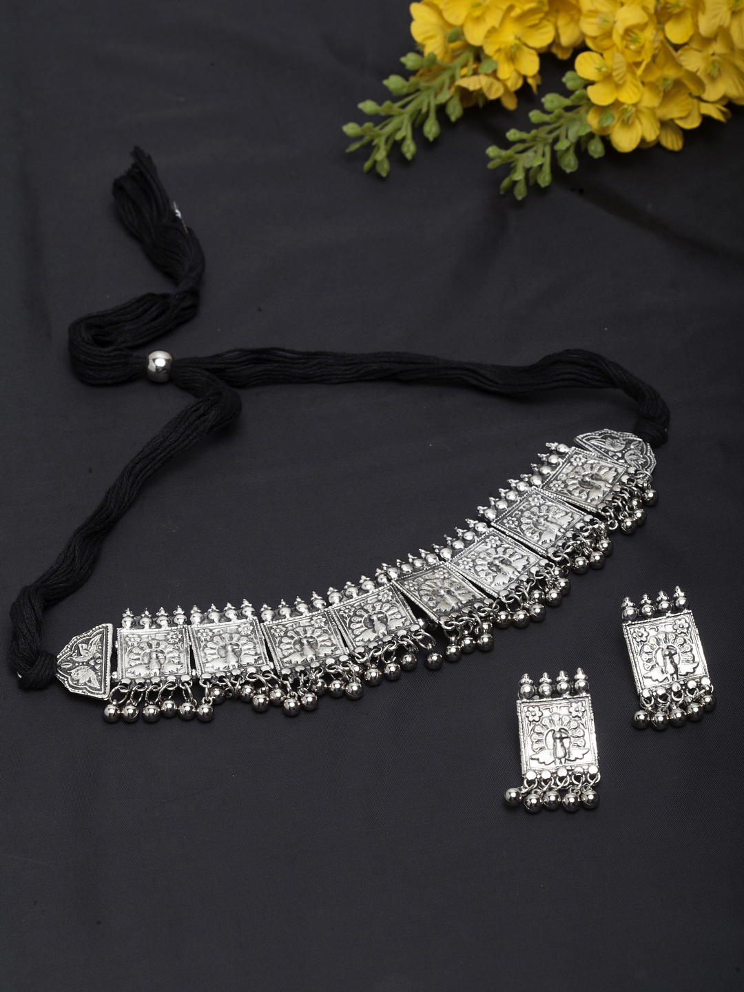 

Moedbuille Women Silver-Plated Handcrafted Jewellery Set