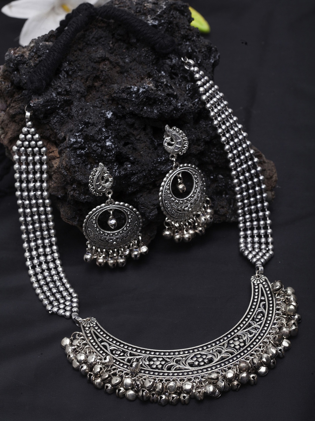 

Moedbuille Women Silver-Plated Handcrafted Jewellery Set