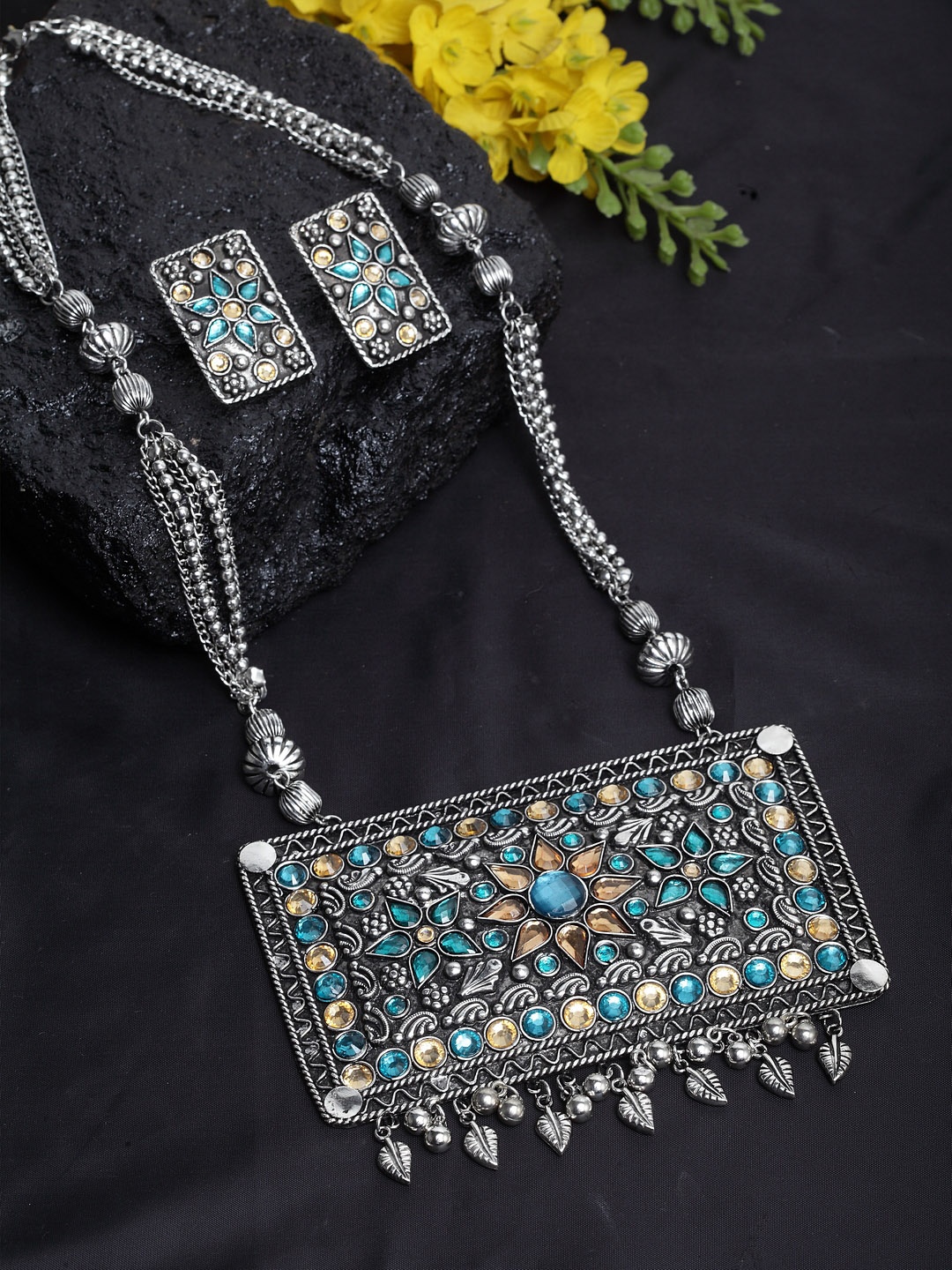

Moedbuille Women Silver-Plated Handcrafted Jewellery Set