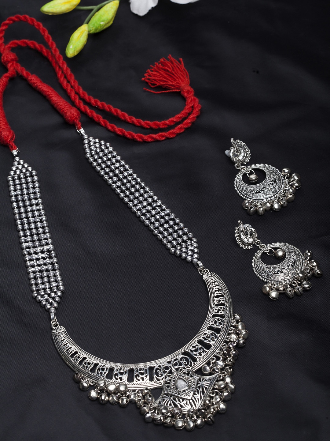 

Moedbuille Women Silver-Plated Handcrafted Jewellery Set
