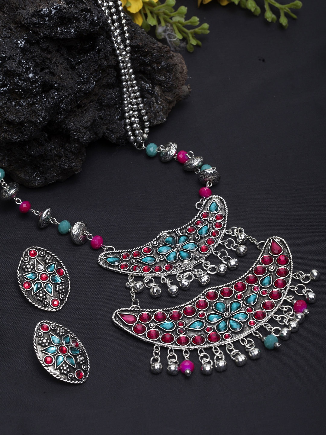 

Moedbuille Women Silver-Plated Handcrafted Jewellery Set