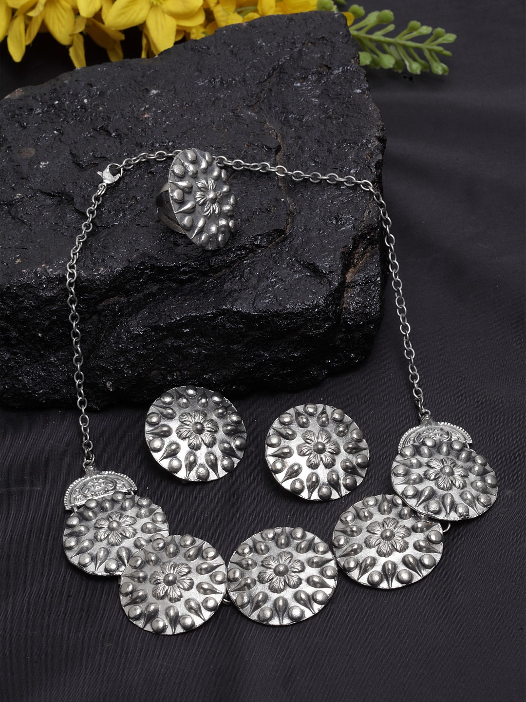 

Moedbuille Women Silver-Plated Handcrafted Jewellery Set