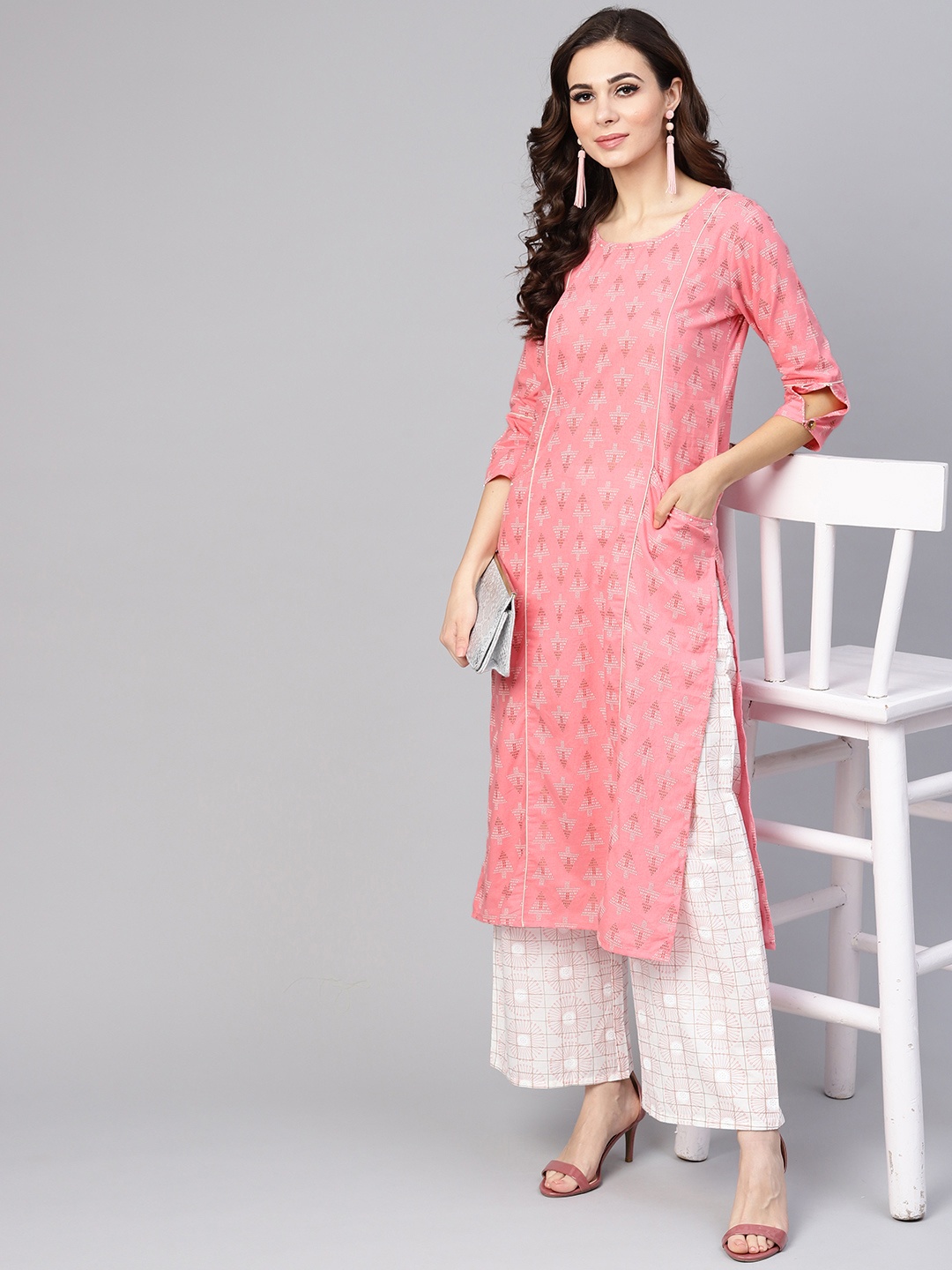 

Yuris Women Pink & White Printed Straight Kurta