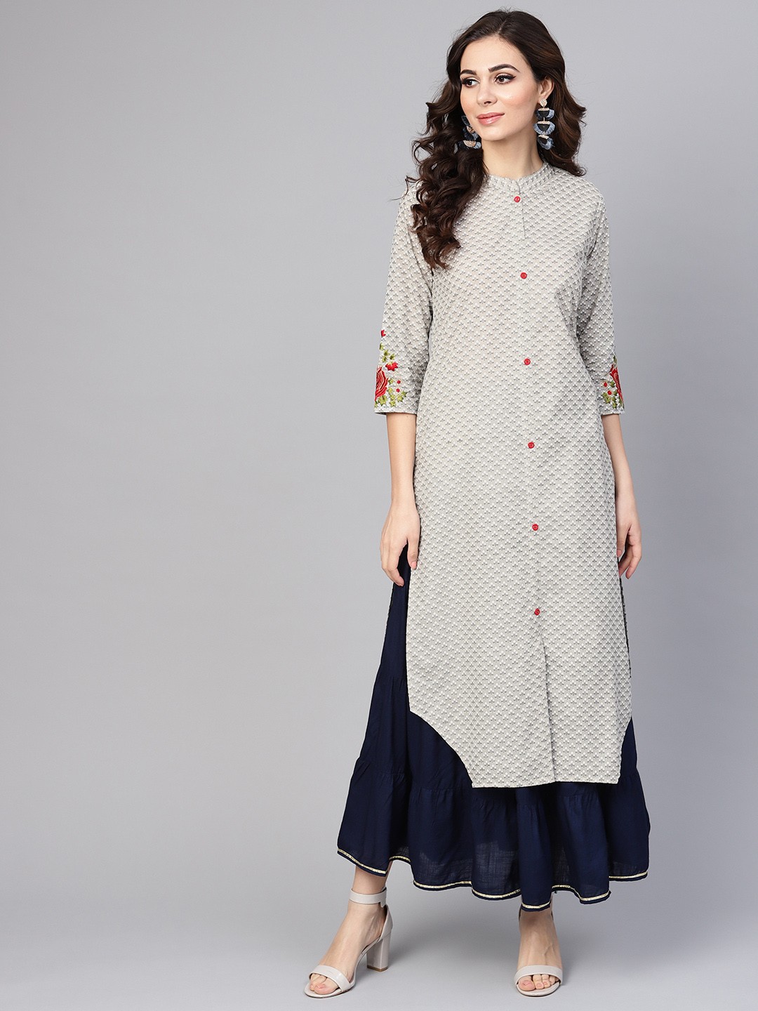 

Yuris Women Grey & White Printed Straight Kurta