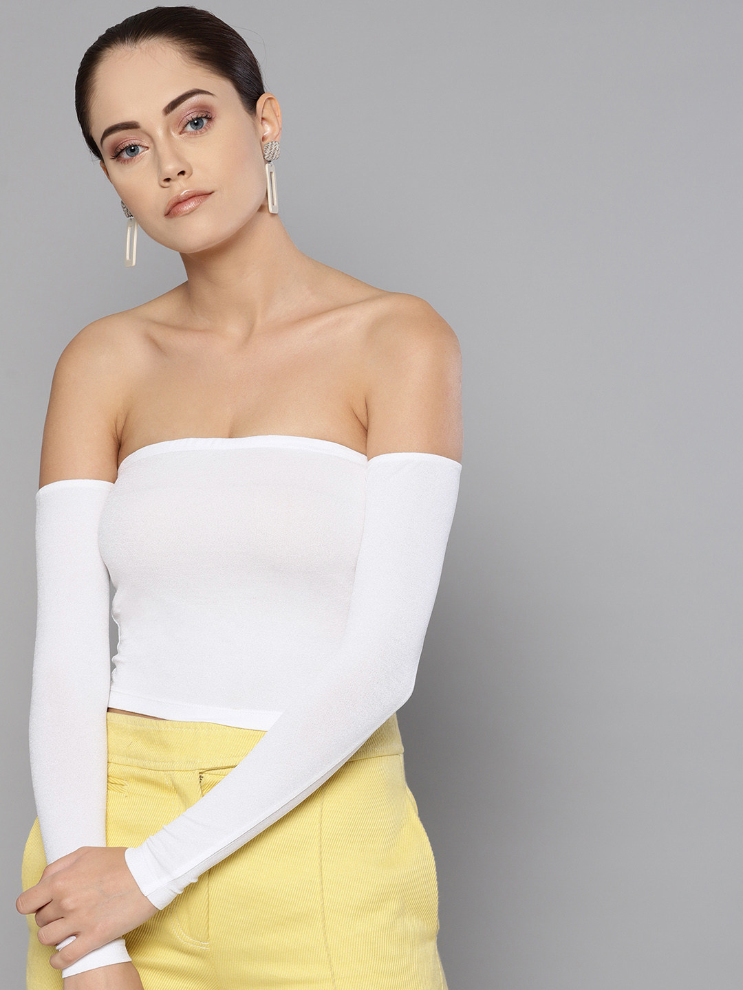 

Veni Vidi Vici Women White Solid Bardot Crop Top