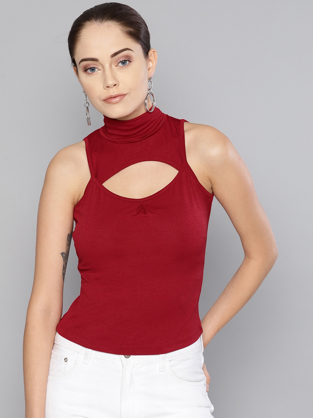 

Veni Vidi Vici Women Maroon Solid Fitted Top