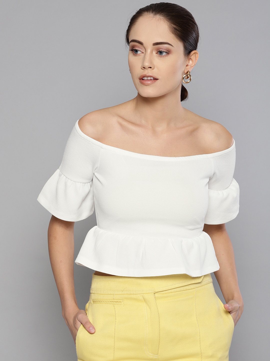 

Veni Vidi Vici Women White Solid Bardot Crop Top