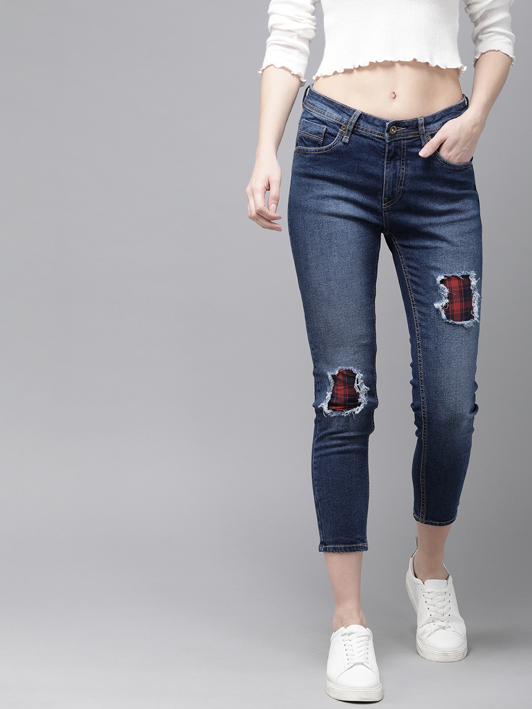 

The Roadster Lifestyle Co Women Blue Skinny Fit Mid-Rise Mildly Distressed Stretchable Jeans