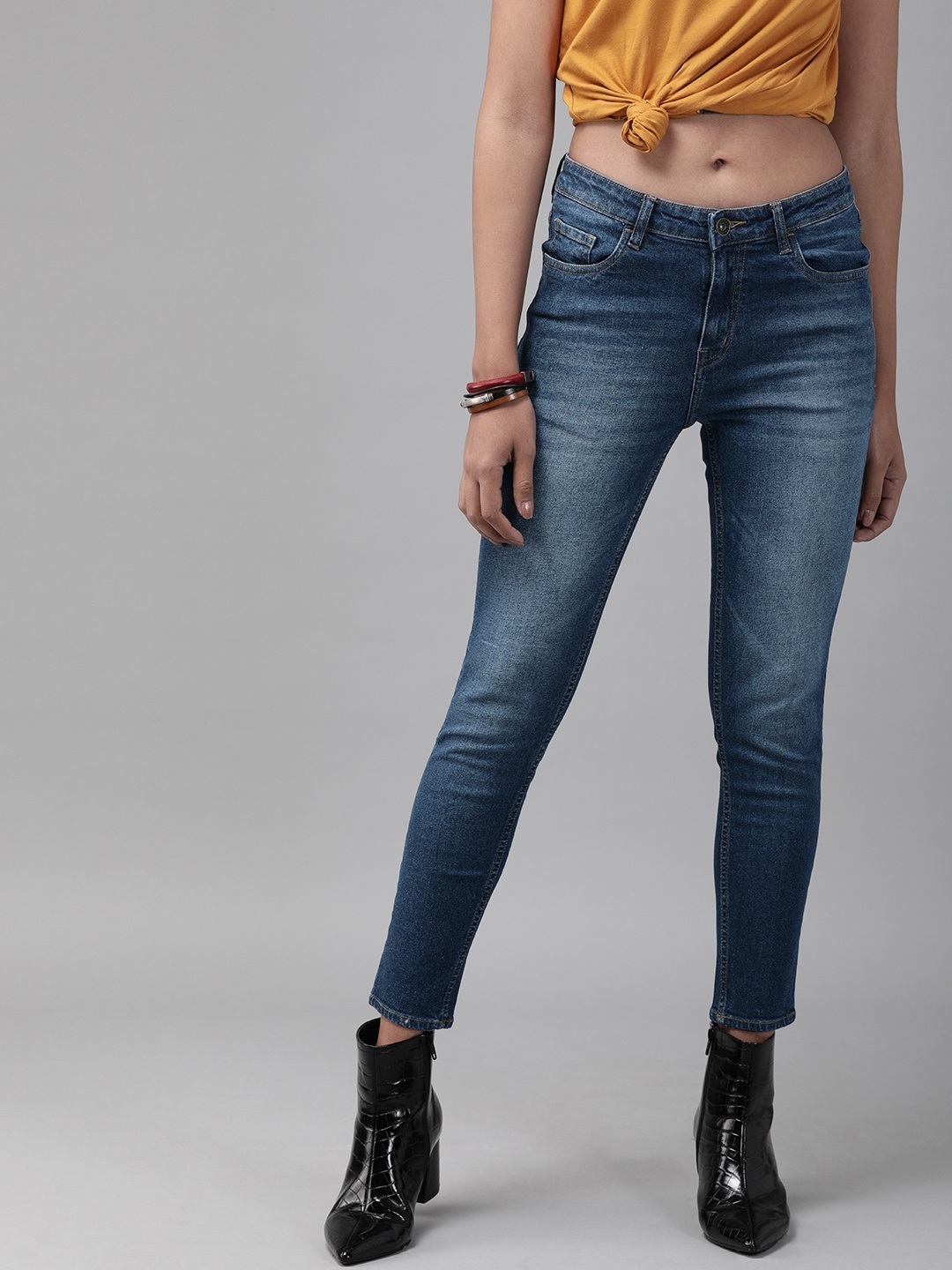 

The Roadster Lifestyle Co Women Blue Lean Skinny Fit Mid-Rise Clean Look Stretchable Cropped Jeans