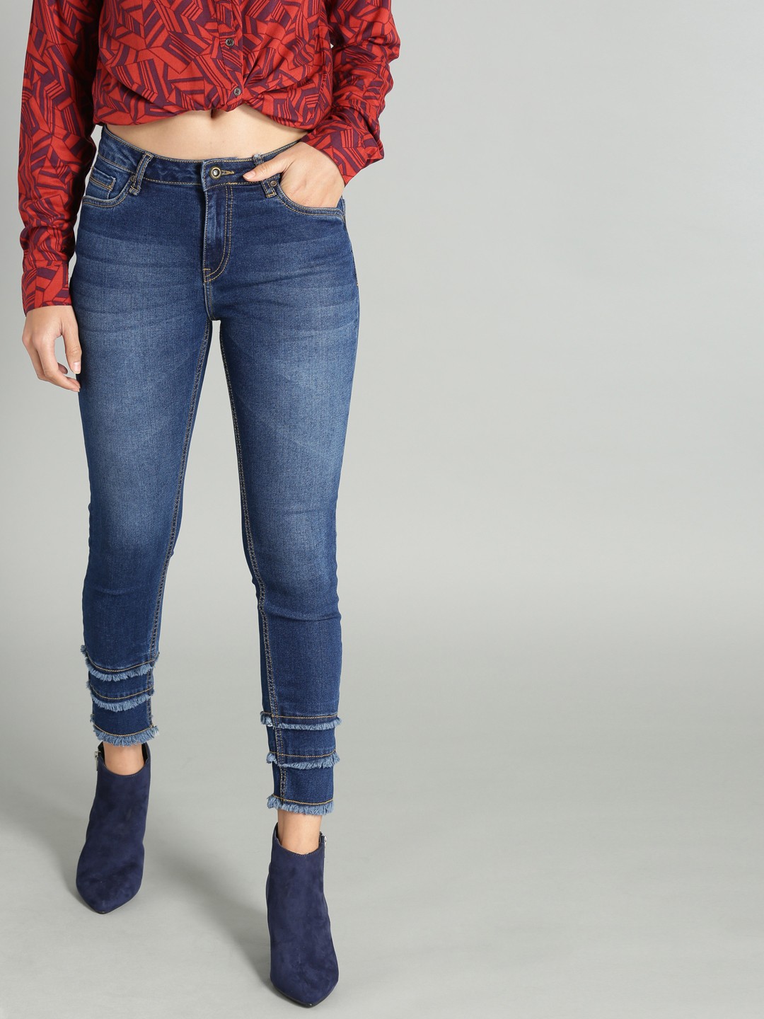 

The Roadster Lifestyle Co Women Blue Skinny Fit Mid-Rise Clean Look Stretchable Jeans