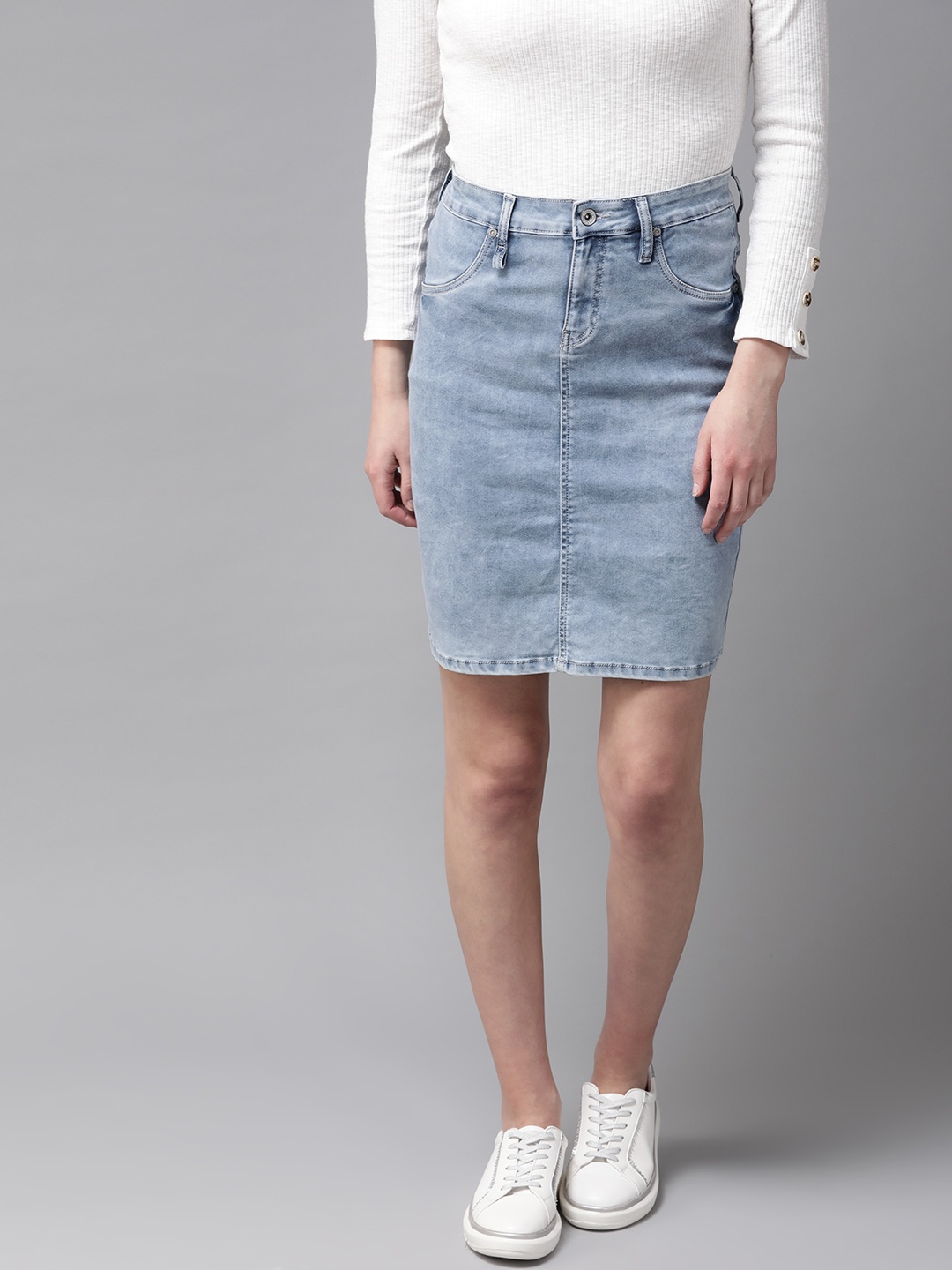 

The Roadster Lifestyle Co Women Blue Washed Denim Straight Skirt