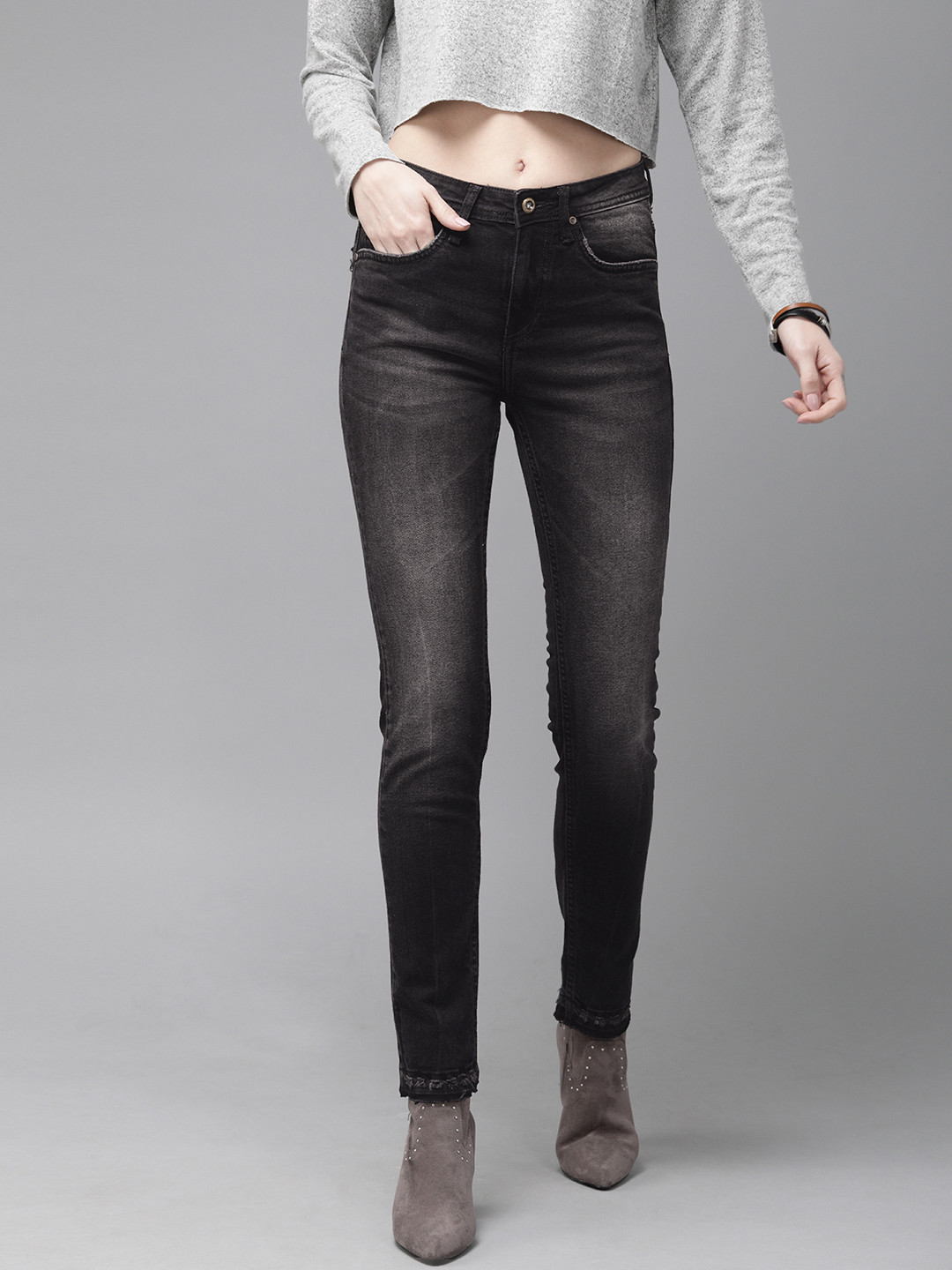 

The Roadster Lifestyle Co Women Black Skinny Fit Mid-Rise Clean Look Stretchable Jeans