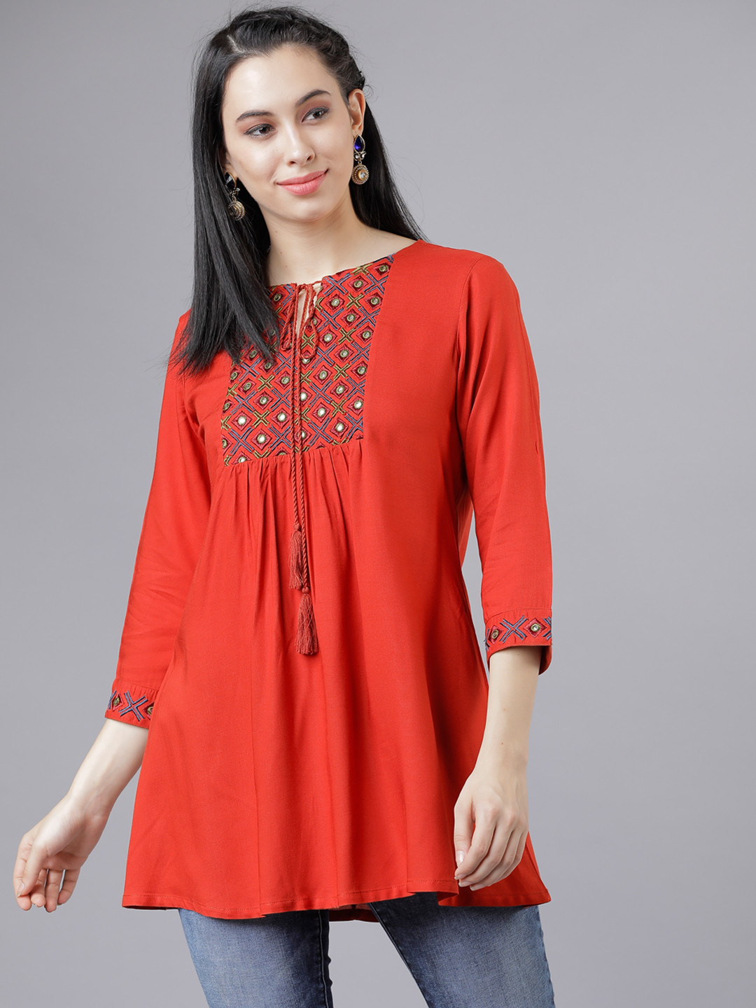 

Vishudh Women Red Solid Top