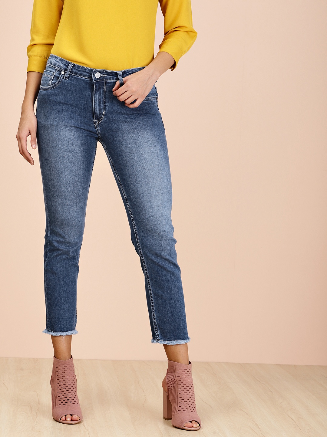 

all about you Women Blue Straight Fit Mid-Rise Cropped Jeans