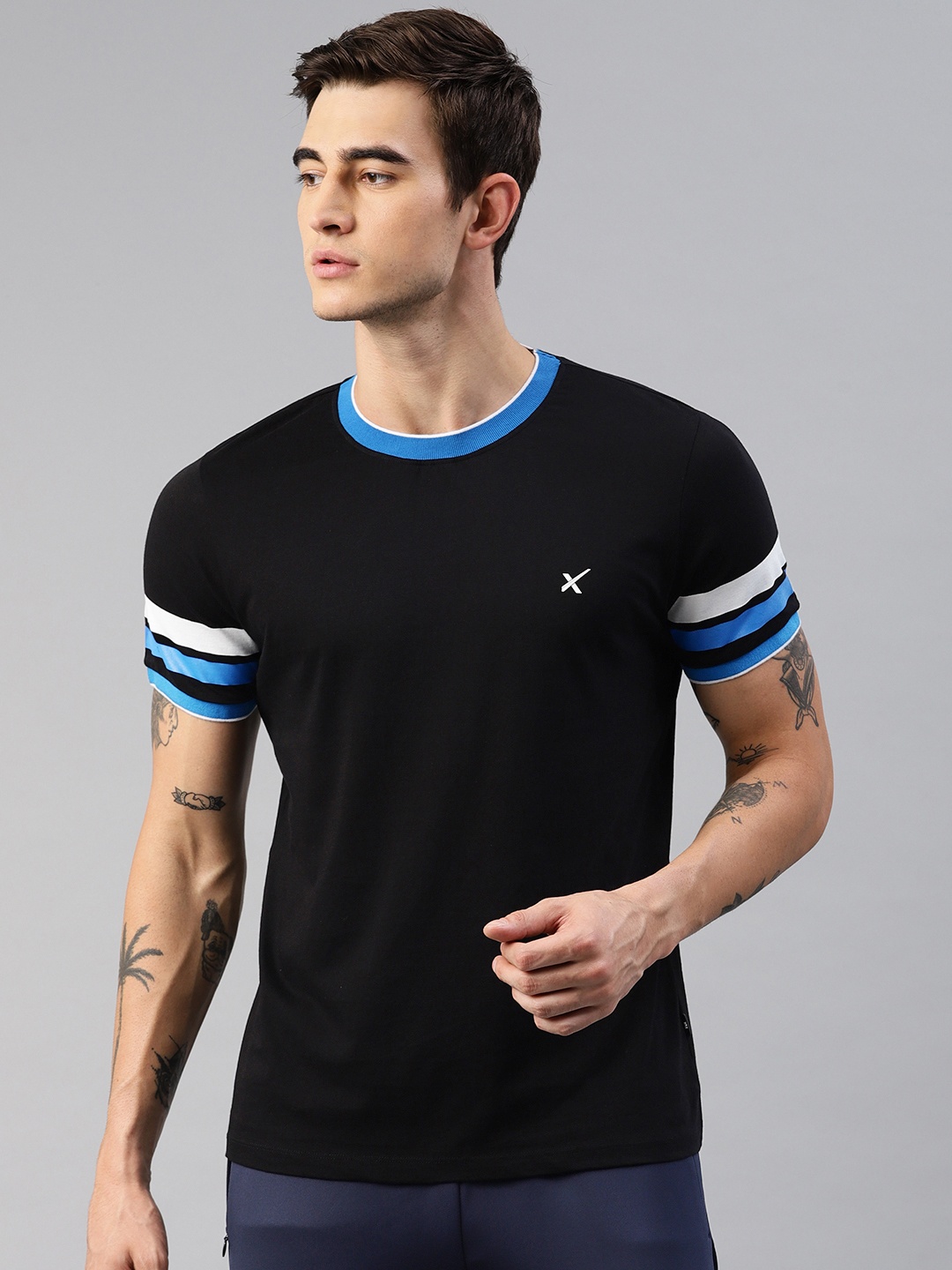 

HRX by Hrithik Roshan Men Black Solid Round Neck Pure Cotton T-shirt