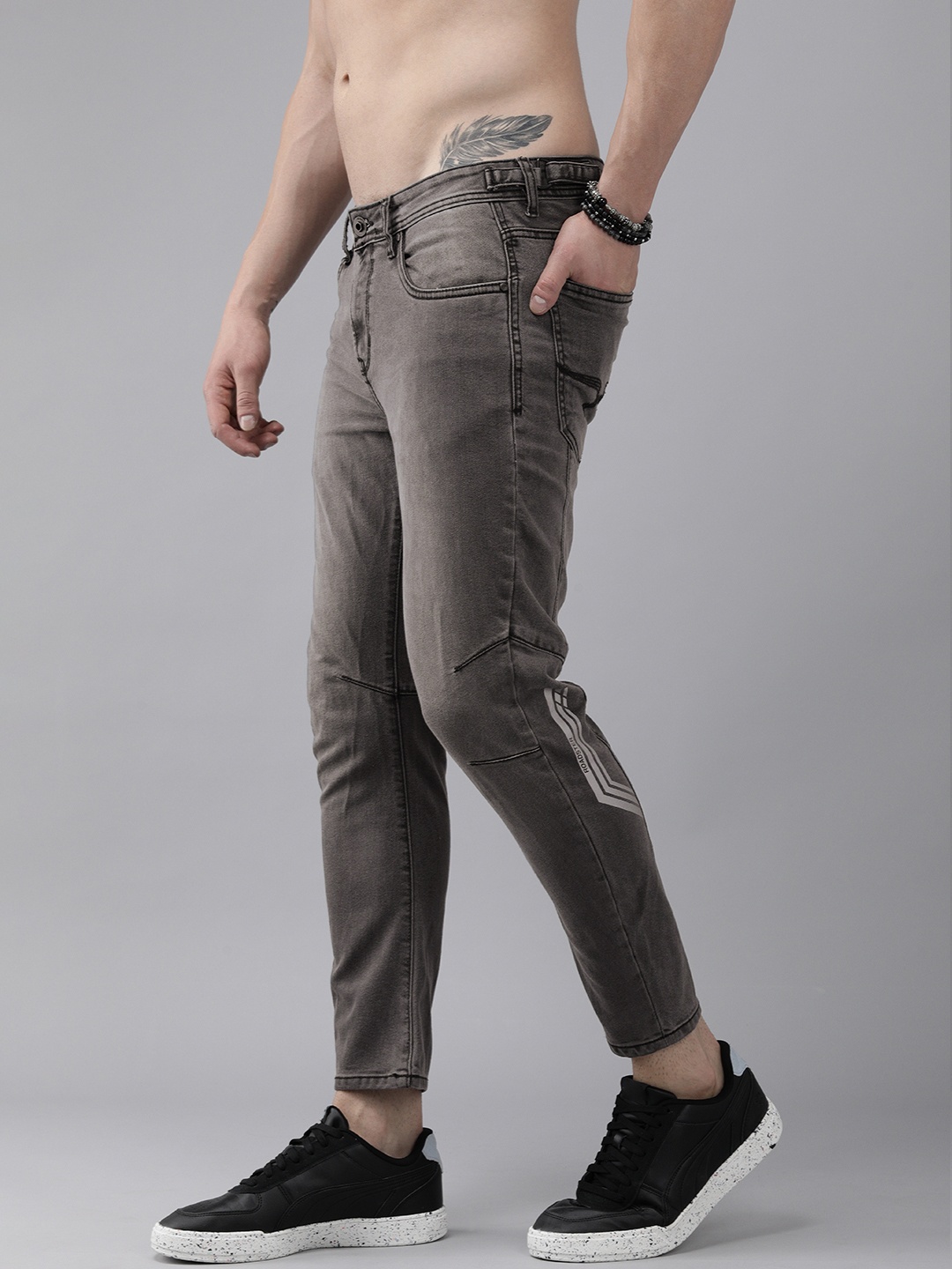 

The Roadster Lifestyle Co Men Grey Slim Fit Heavy Fade Stretchable Jeans