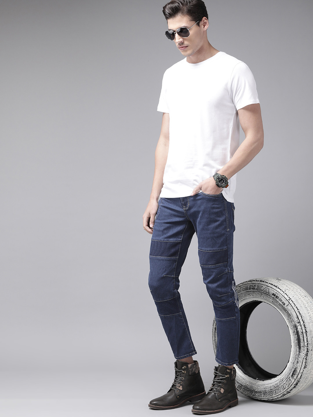 

The Roadster Lifestyle Co Men Navy Blue Carrot Light Fade Stretchable Jeans