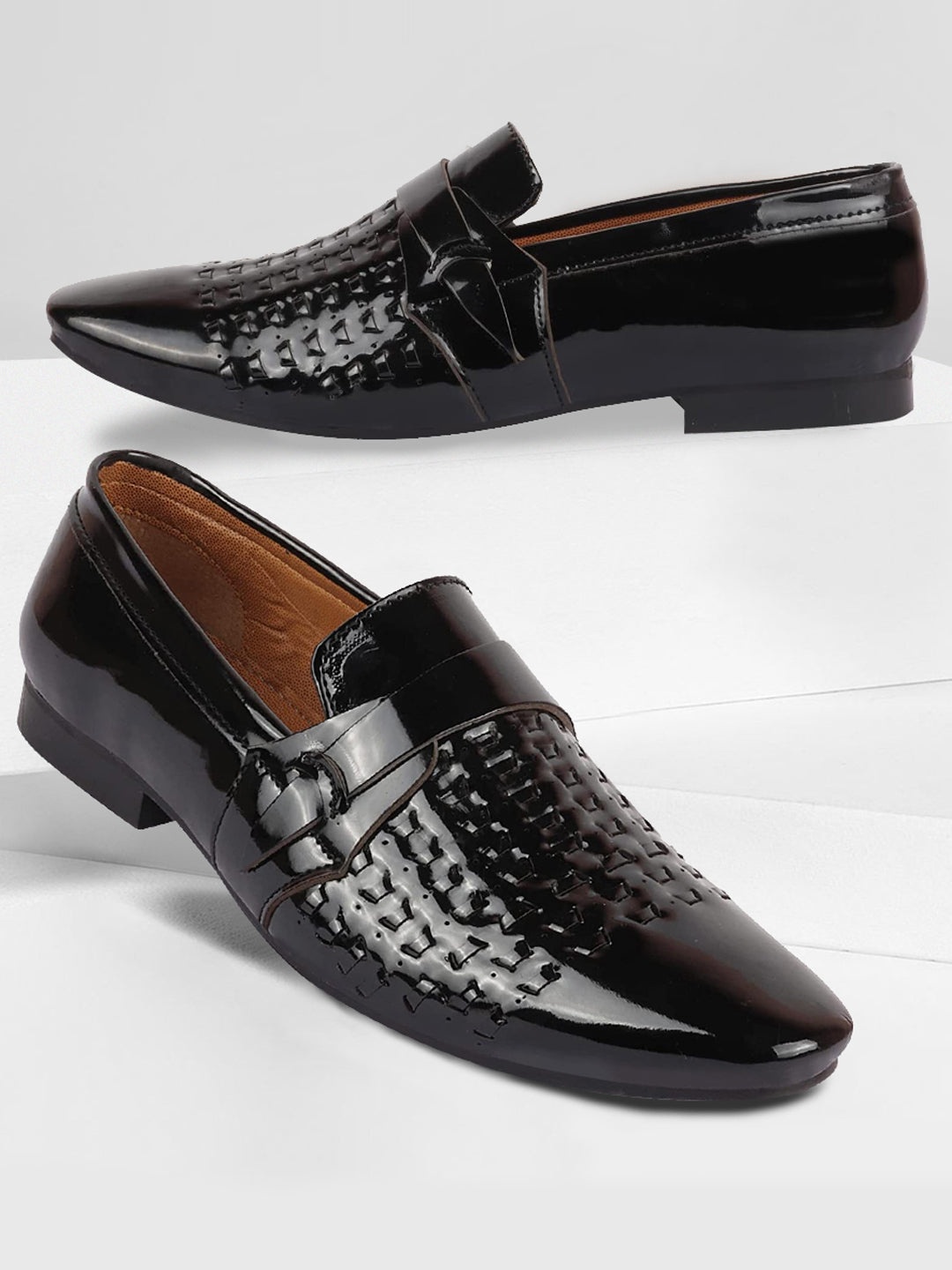 

FAUSTO Men Black Textured Loafers