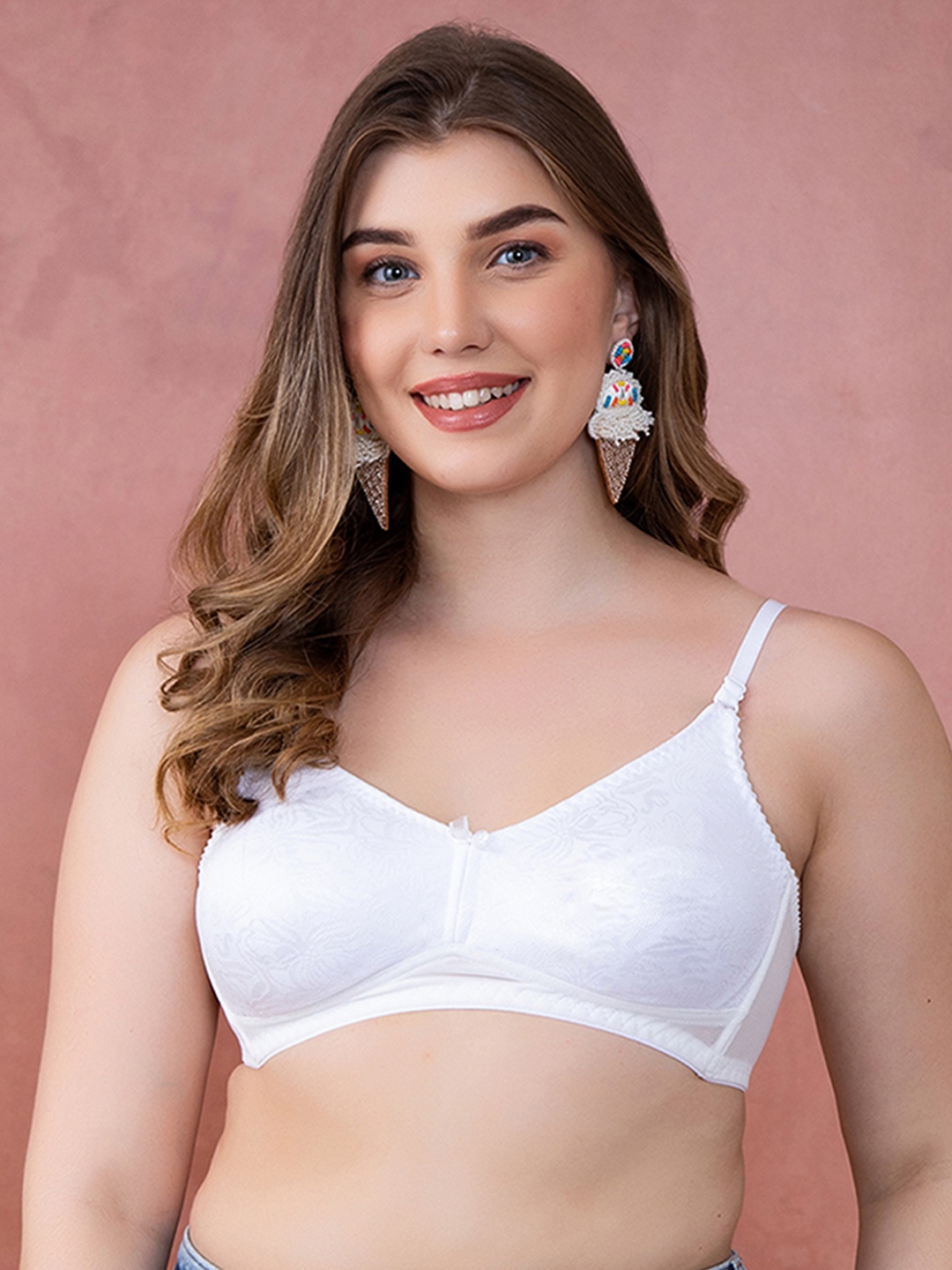 

Clovia Non-Padded Non-Wired Self-Design Plus Size T-Shirt Bra, White