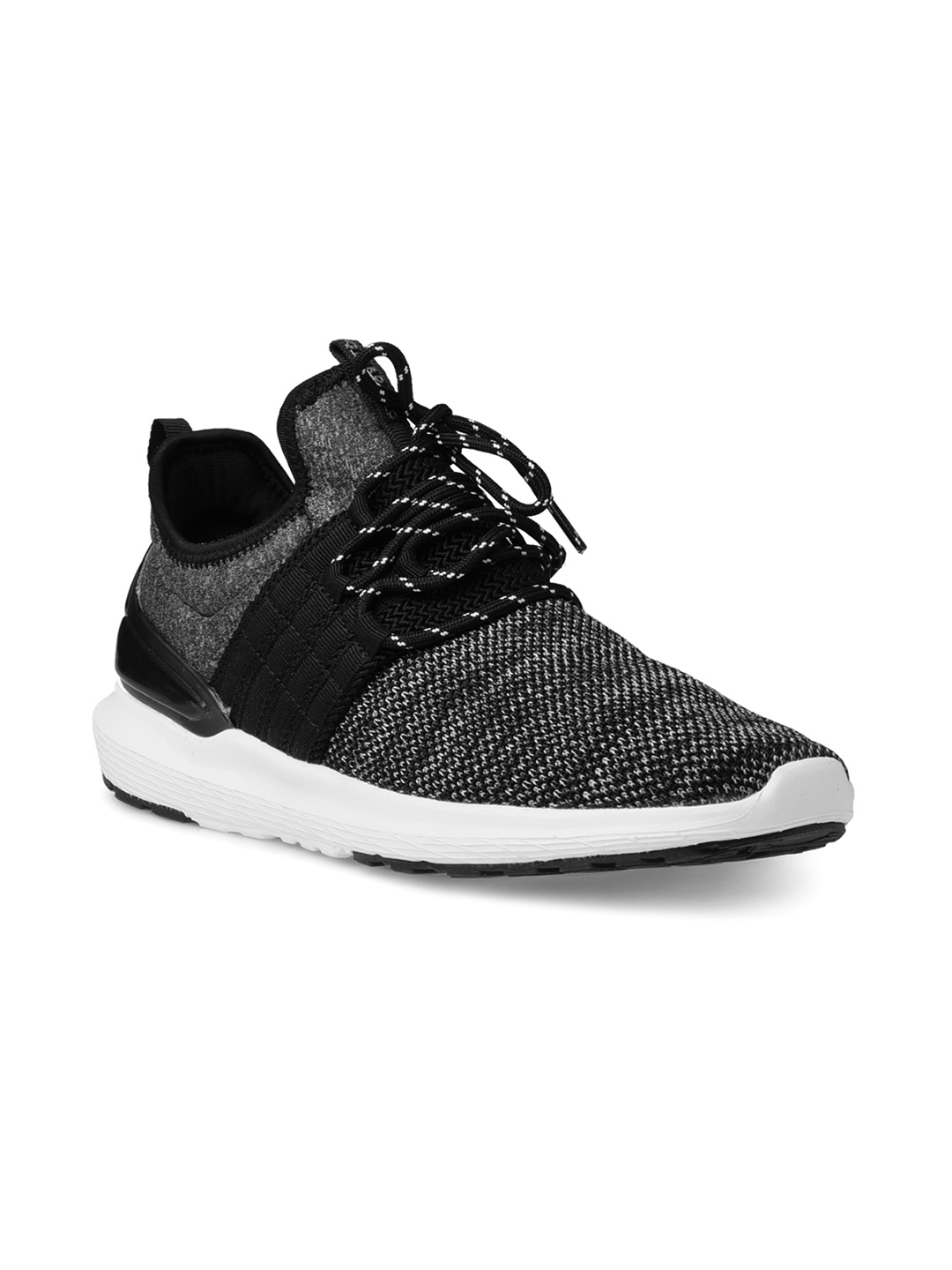 

GIORDANO Men Black & Grey Woven Design Sneakers