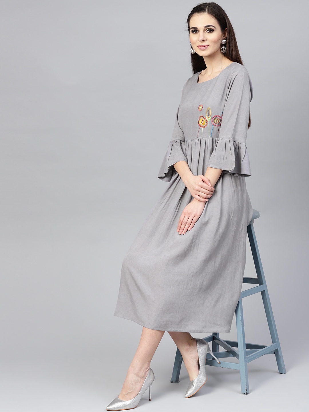 

Varanga Women Grey Solid Fit and Flare Dress