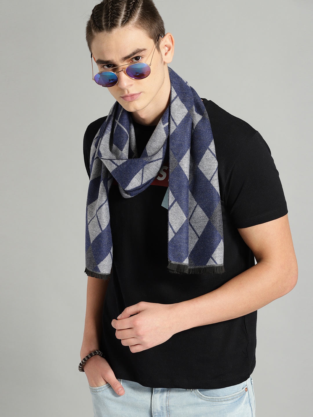 

The Roadster Lifestyle Co Unisex Navy Blue & Grey Printed Acrylic Scarf