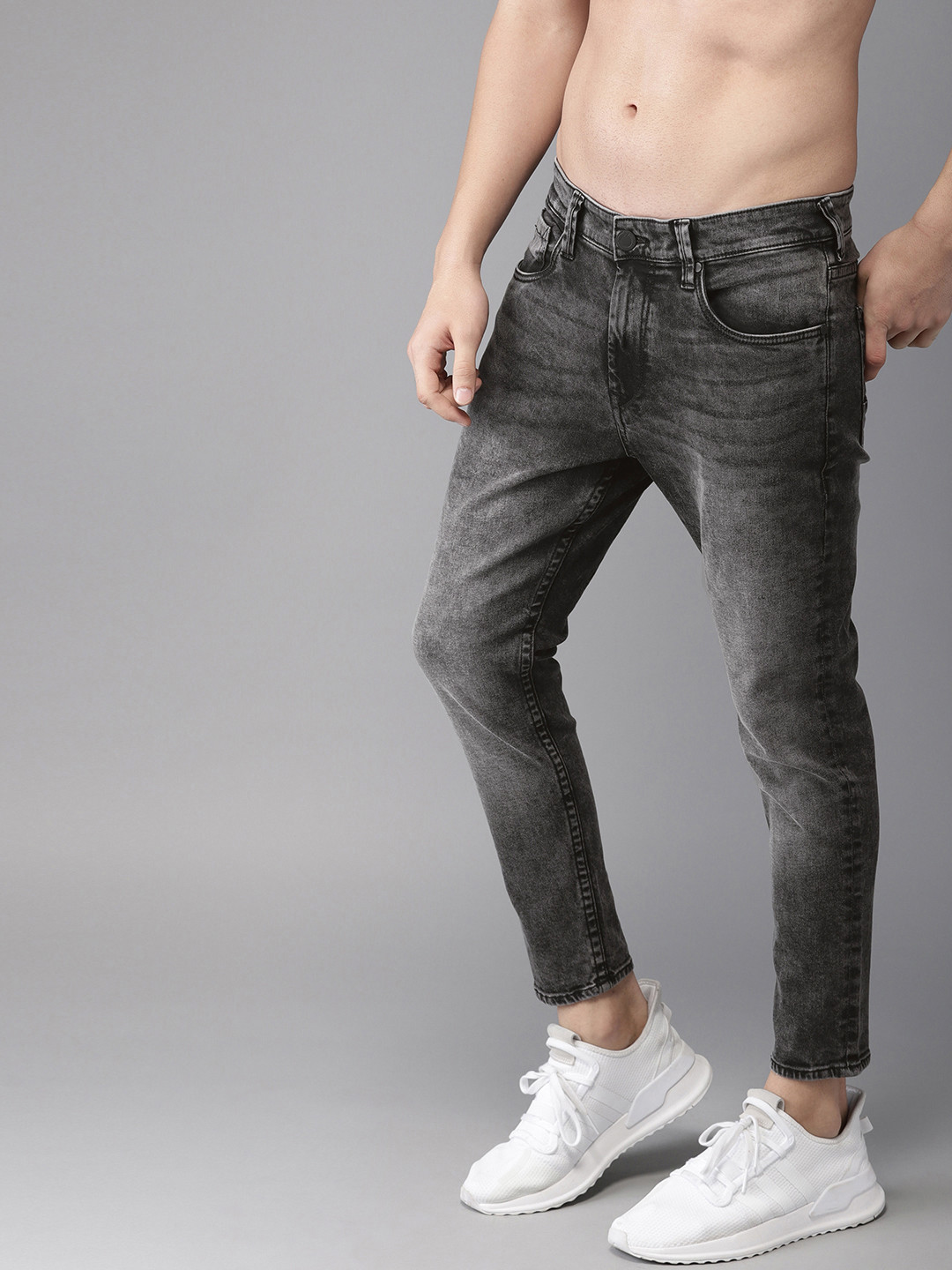 

HERE&NOW Men Black Slim Tapered Fit Mid-Rise Clean Look Stretchable Cropped Jeans