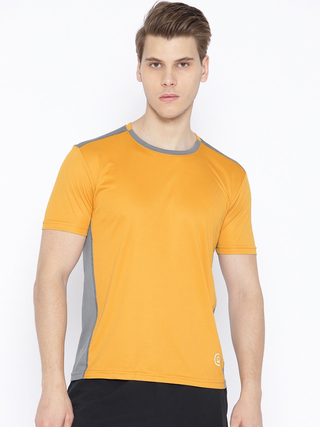 

CHKOKKO Men Mustard Yellow Solid Round Neck T-shirt