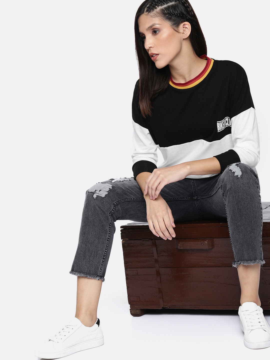 

The Roadster Lifestyle Co Women White Colourblocked Round Neck Pure Cotton T-shirt
