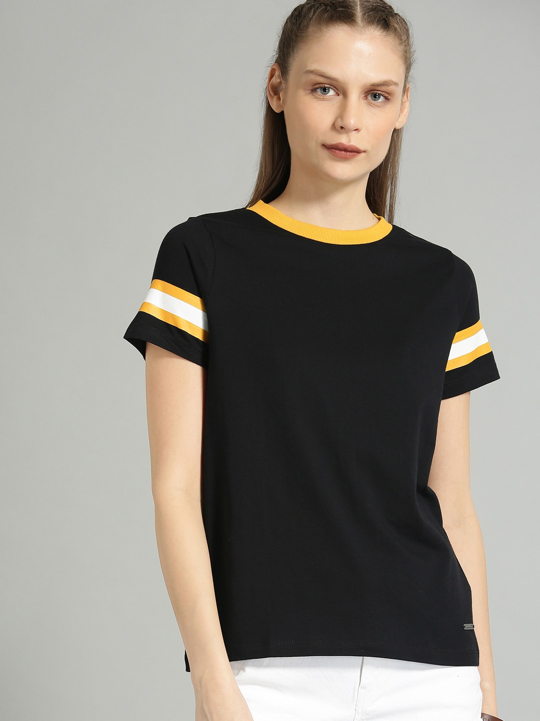 

Roadster Women Black Solid Round Neck Pure Cotton T-shirt