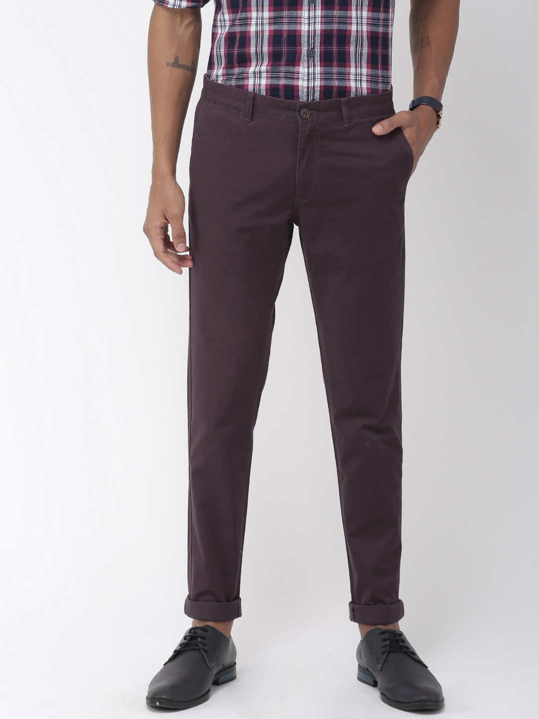 

Indian Terrain Men Burgundy Brooklyn Slim Fit Solid Chinos