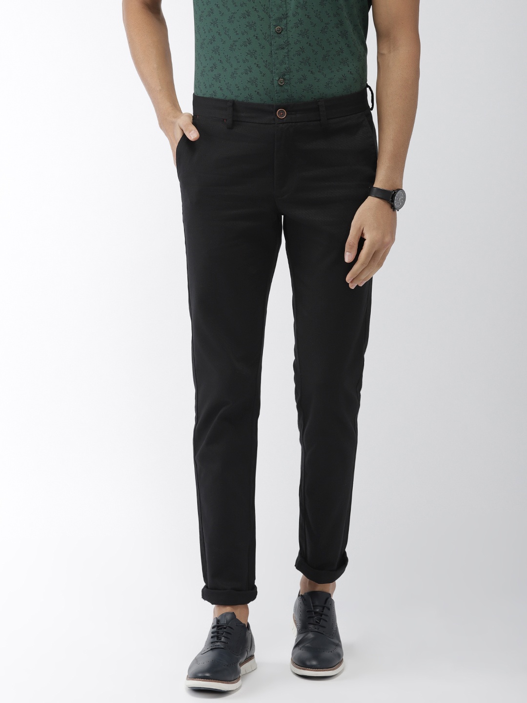 

Indian Terrain Men Black Brooklyn Slim Fit Self Design Regular Trousers