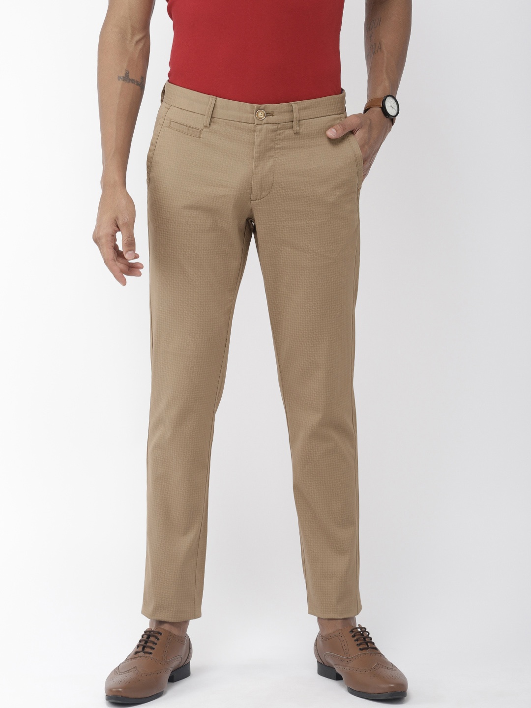 

Indian Terrain Men Light Khaki Brooklyn Slim Fit Self-Checked Regular Trousers