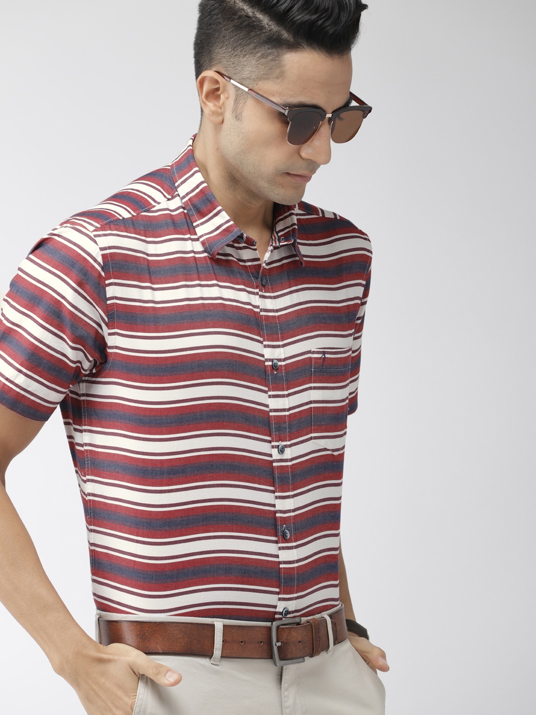 

Indian Terrain Men White & Maroon Slim Fit Striped Casual Shirt