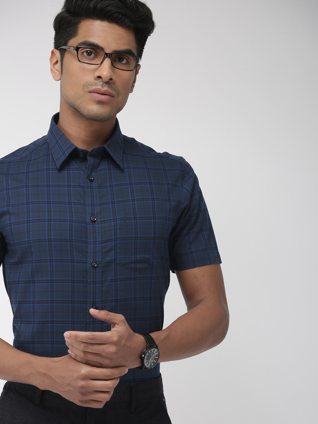 

Indian Terrain Men Navy Blue & Black Chiseled Slim Fit Checked Casual Shirt