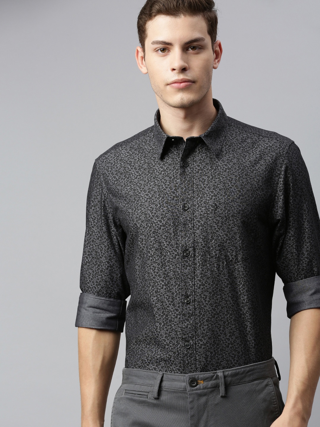 

Indian Terrain Men Black Chiseled Regular Fit Floral Printed Smart Casual Shirt