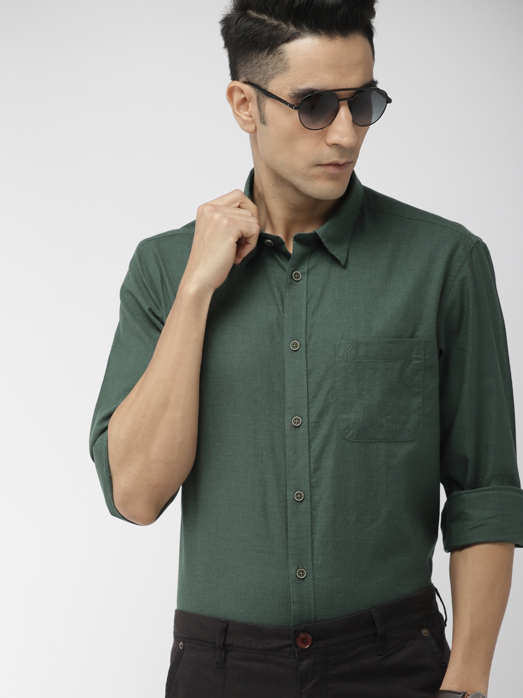 

Indian Terrain Men Olive Green Slim Fit Solid Casual Shirt