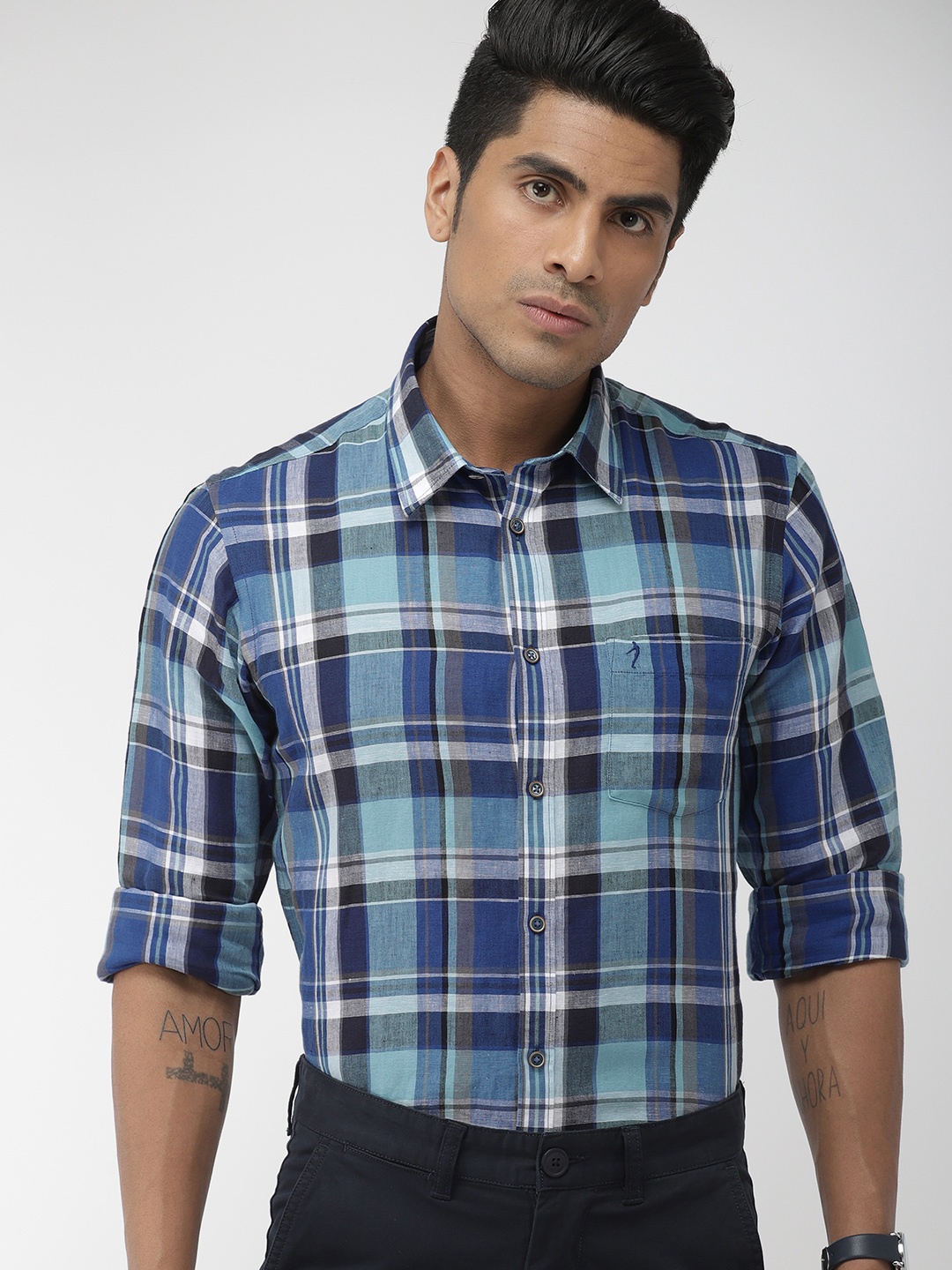 

Indian Terrain Men Blue & White Slim Fit Checked Casual Shirt