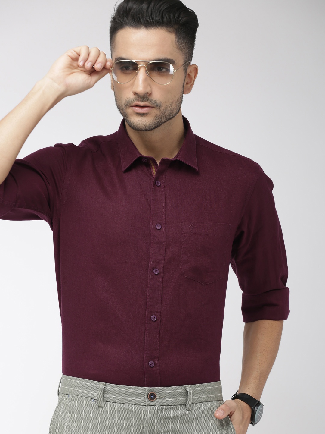 

Indian Terrain Men Burgundy Slim Fit Solid Casual Linen Shirt