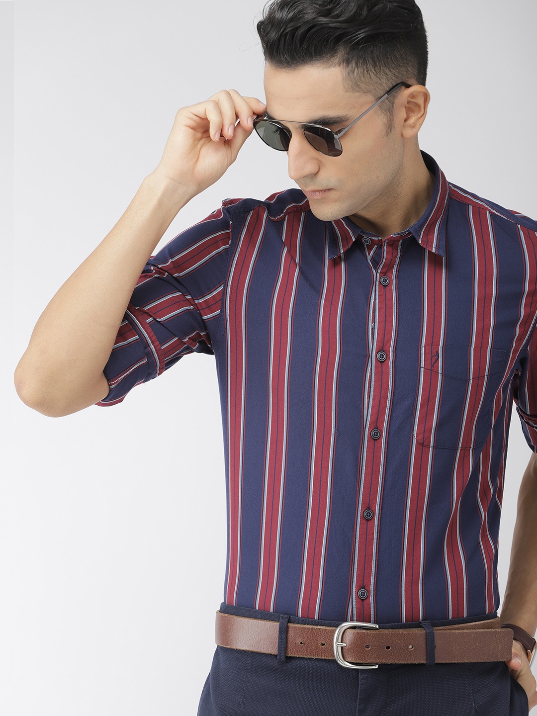 

Indian Terrain Men Navy Blue & Maroon Chiseled Slim Fit Striped Casual Shirt