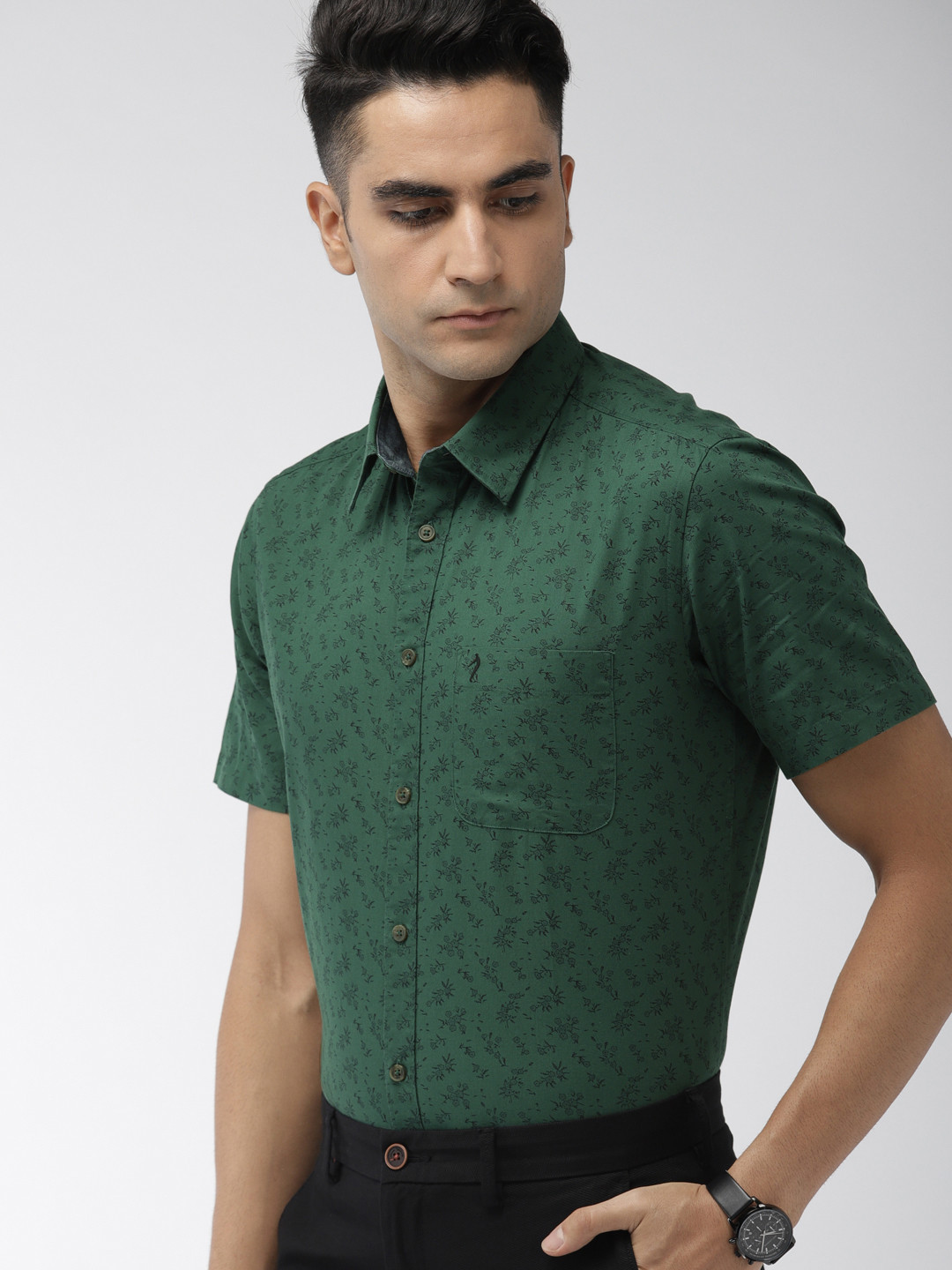 

Indian Terrain Men Green & Black Slim Fit Printed Semiformal Shirt